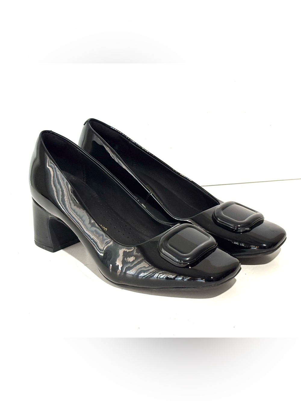 CLARKS SIGNATURE FERNIE TRIM LADIES BLACK PATENT LEATHER Square Toe Heel Sz 8.5
